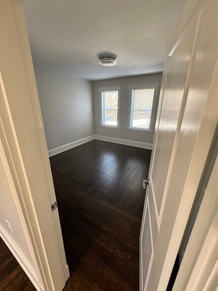 Building Photo - 146 Avon St