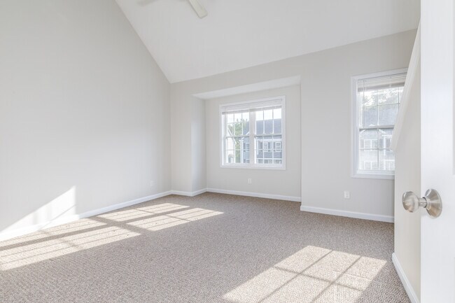 Building Photo - 46 Pumpkin Cir