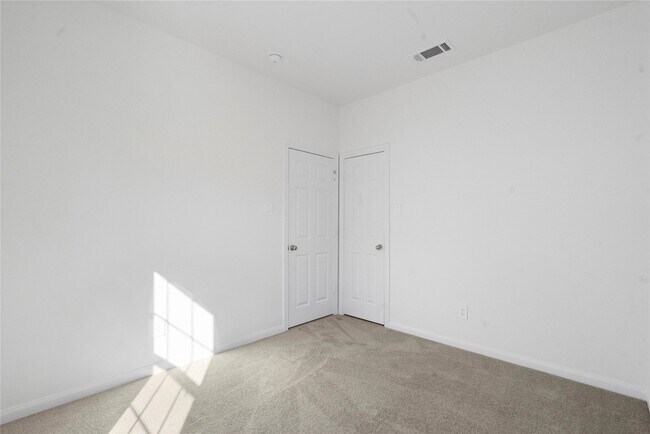 Building Photo - 2332 Cedar Pl Dr