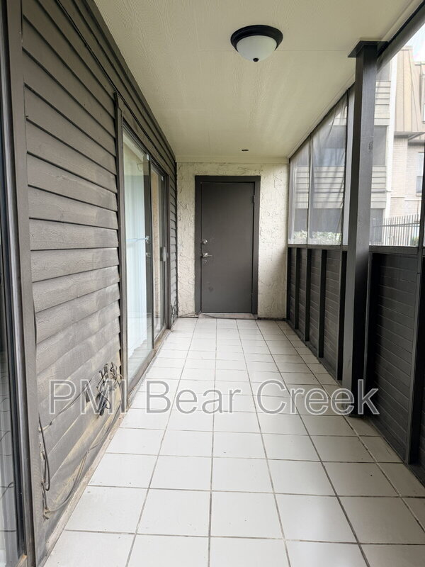 Building Photo - 3045 Walnut Bend Ln