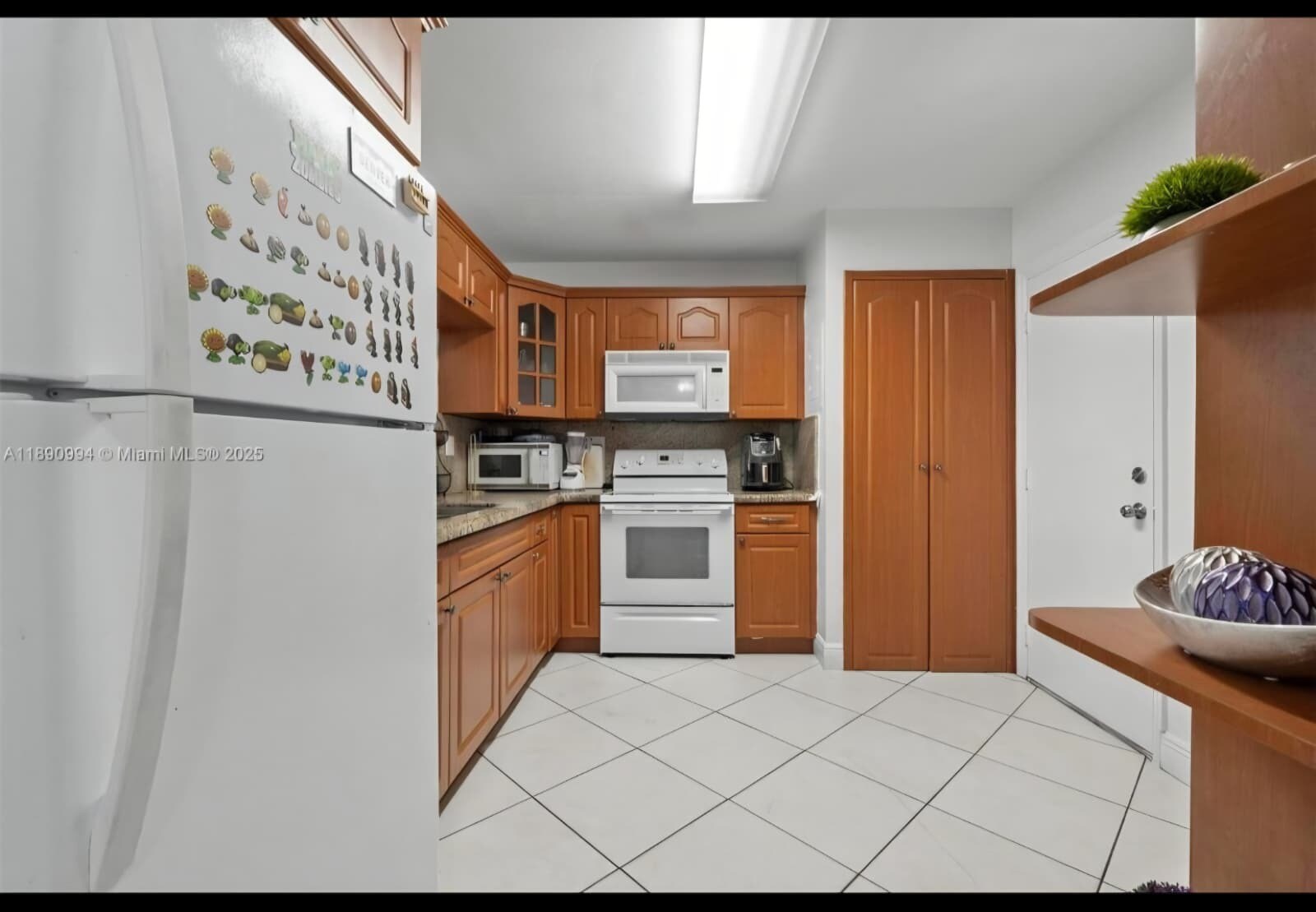 Building Photo - 1800 W 54th St
