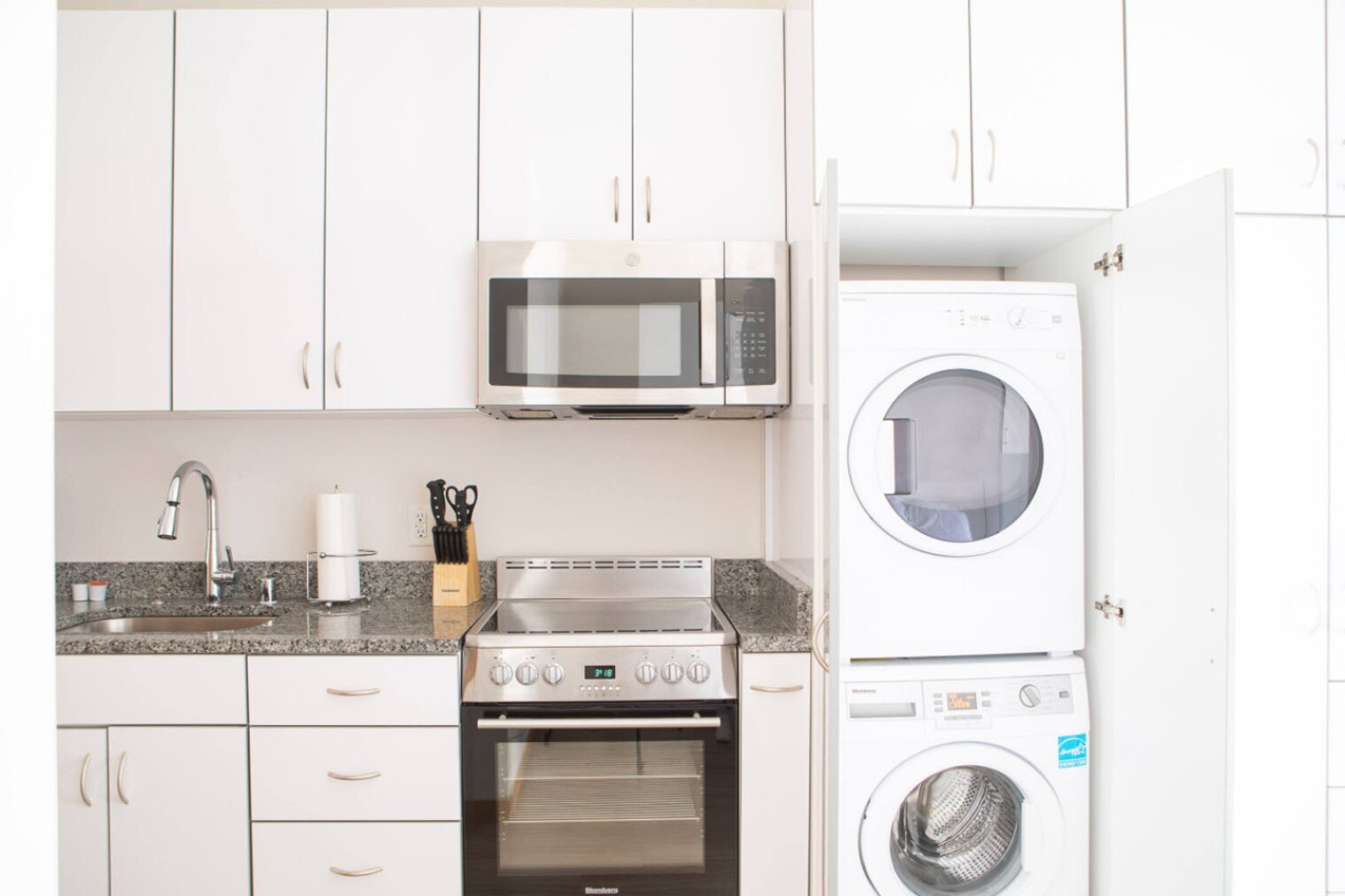 Building Photo - 1640 N Water St