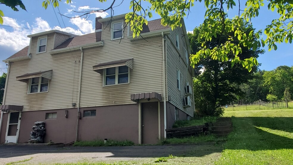 Unit B - 6201 Garvers Ferry Rd