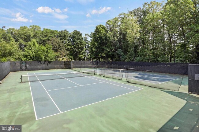 Building Photo - 8340 Greensboro Dr
