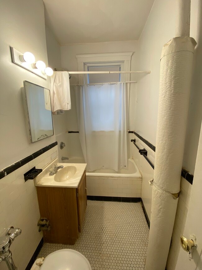 Building Photo - 1687 Commonwealth Ave