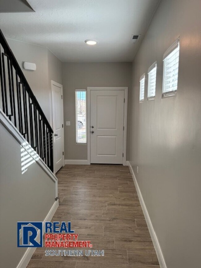 Building Photo - Brand New - River Trail Townhome