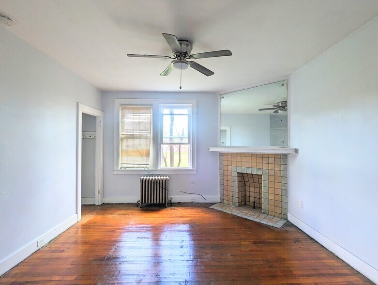 Building Photo - 2120 Bedford Ave