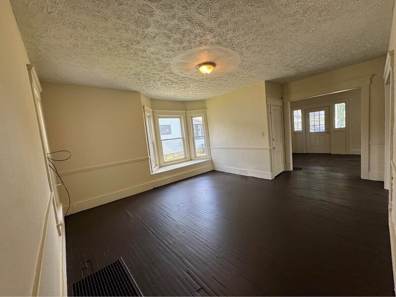 Building Photo - 1216 14th St NW