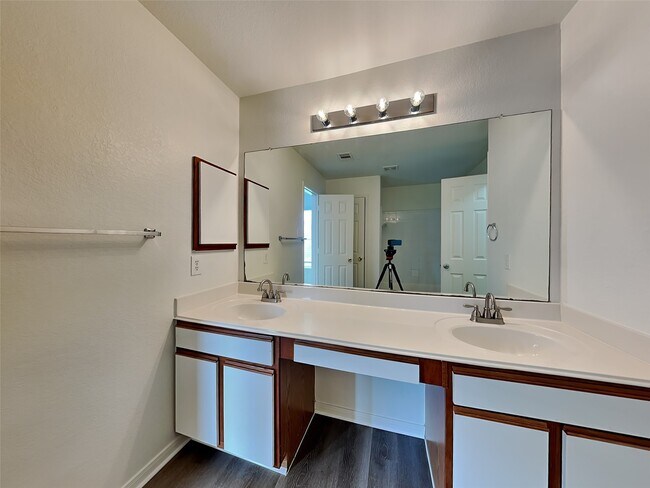 Building Photo - 11110 Vanilla Circle Court