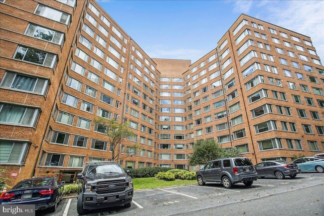 Building Photo - 4200 Cathedral Ave NW