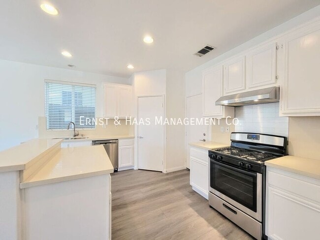 Building Photo - 17528 Yellowwood Way