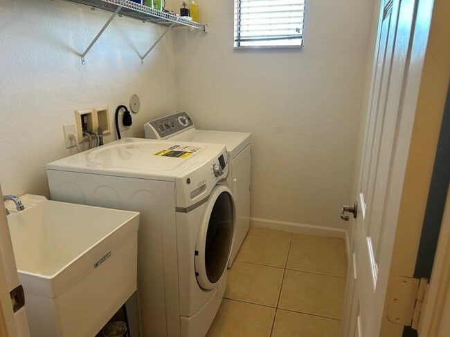 Building Photo - 6132 Grand Cypress Cir W