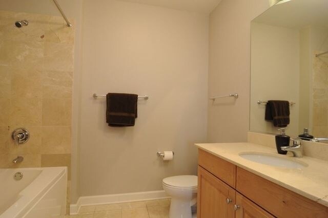 Building Photo - 420 E Waterside Dr