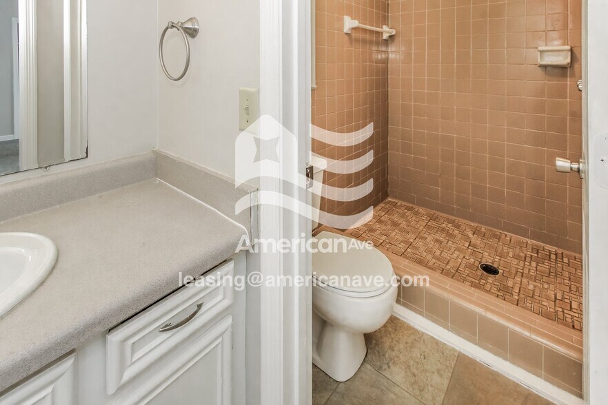 Building Photo - 709 Greensprings Dr