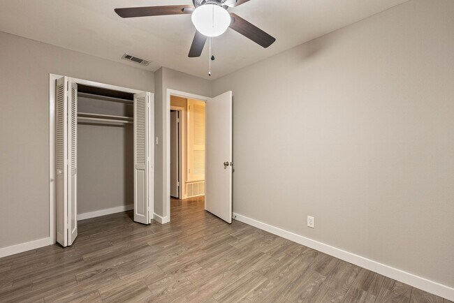 Building Photo - Beautiful 4 Bedroom, 2 Bathroom home in no...