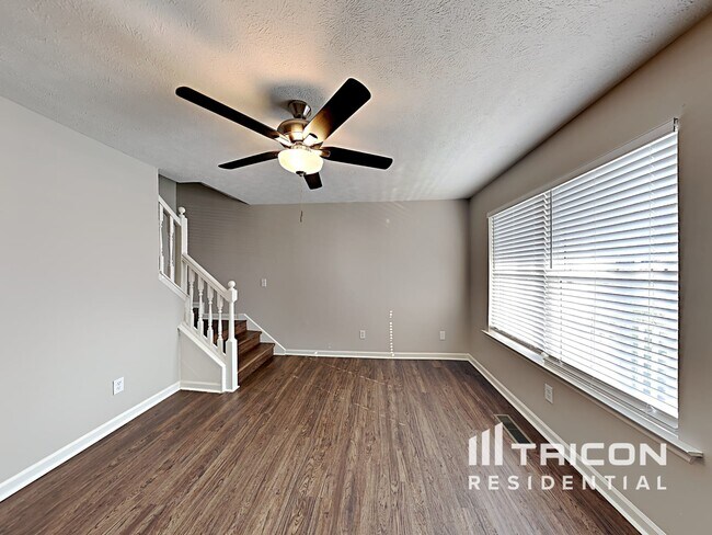 Building Photo - 603 Hounds Run