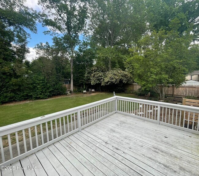 Building Photo - 2417 Slay Dr