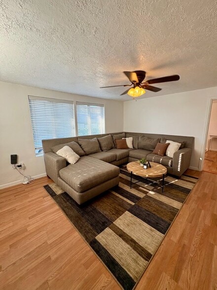 Building Photo - 150 E 200 S