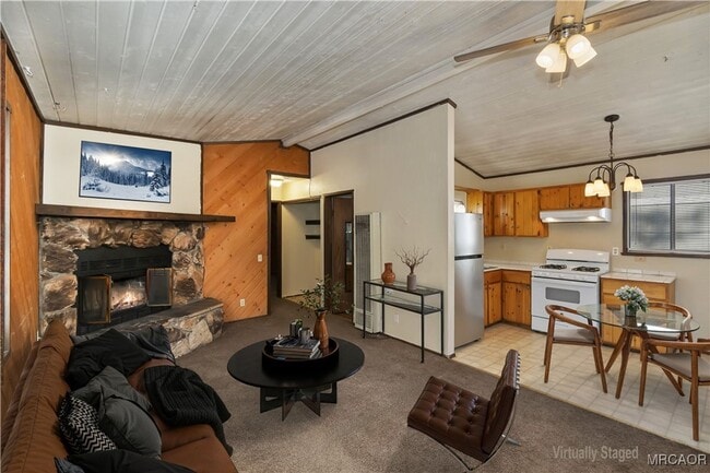 Building Photo - Big Bear City/Erwin Lake Area