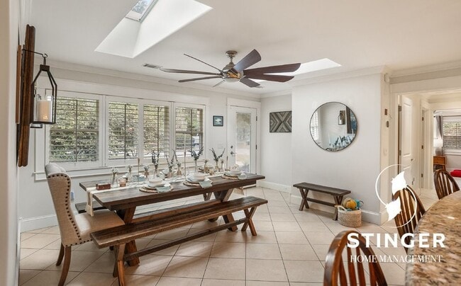 Building Photo - 150 Brickyard Point Rd S