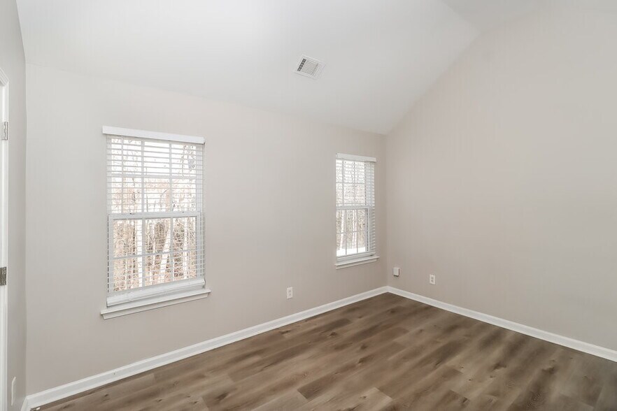 Building Photo - 5814 Twin Brook Dr