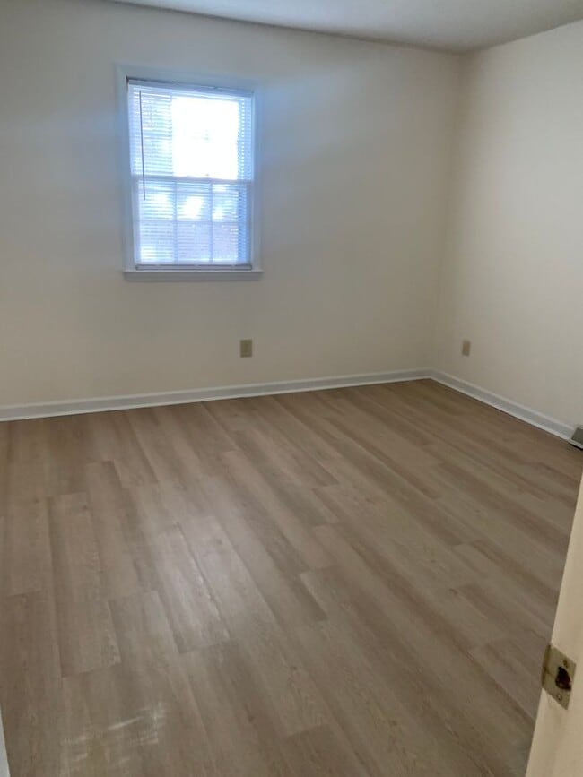 Building Photo - NORTH HILLS CHARMER--2 STORY--DOWNSTAIRS BEDROOM/OFFICE--FORMAL AREAS-LAUNDRY/MUD AREA-CARPORT