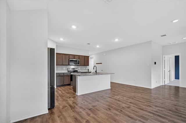 Building Photo - 800 Windmill St