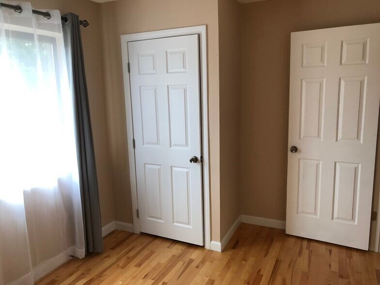 Building Photo - 276 Chestnut Hill Ave