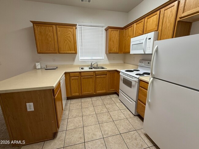 Building Photo - 2300 E Magma Rd