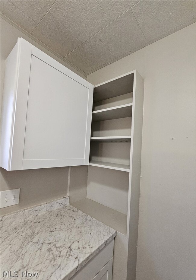 Building Photo - 1859 Sheffield Dr