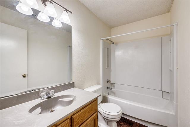 Building Photo - 2429 Kingsford Ct