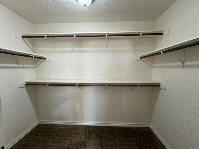 Building Photo - 601 W Little Dipper Dr