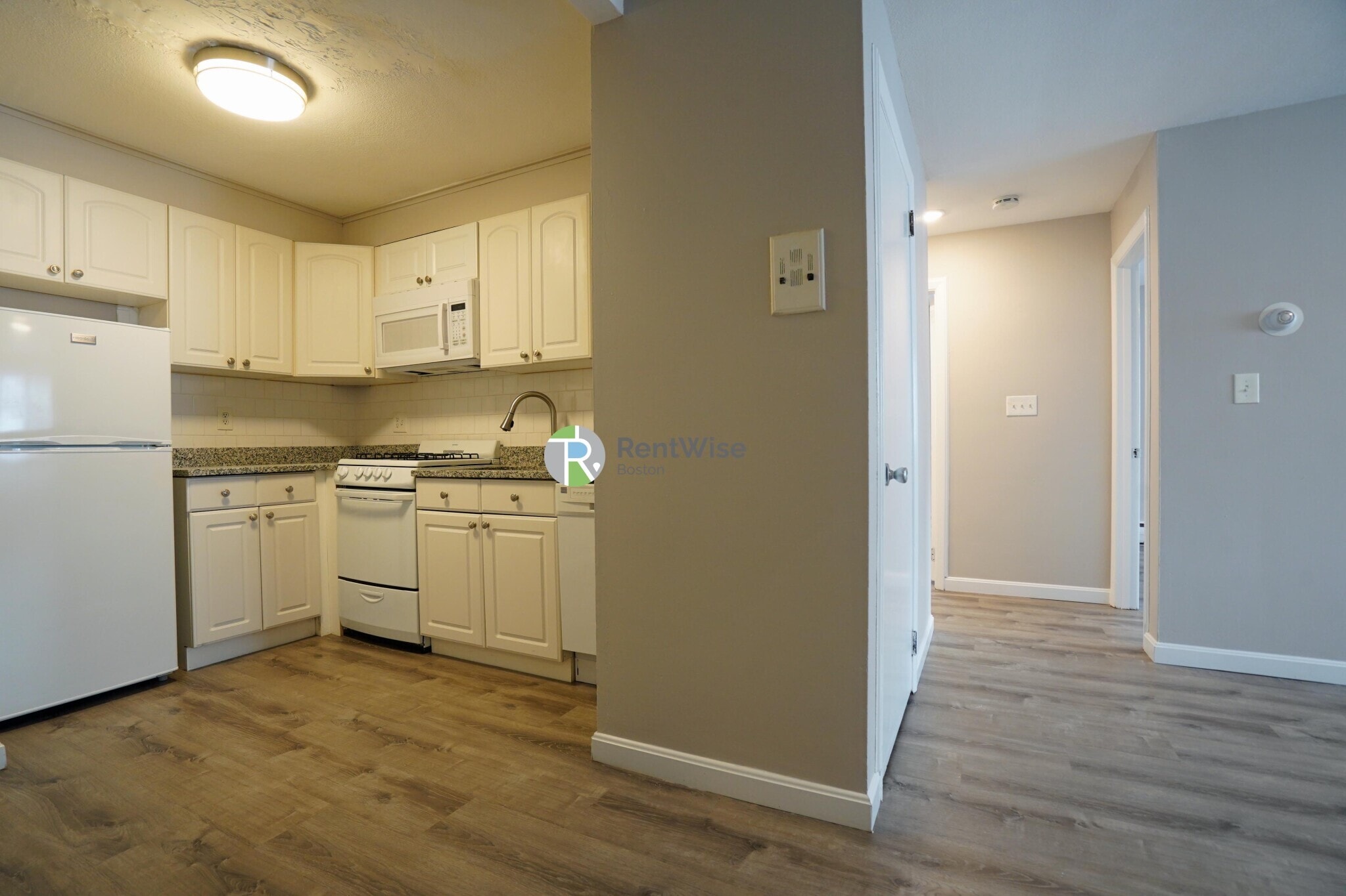 Building Photo - 39 Shepard St