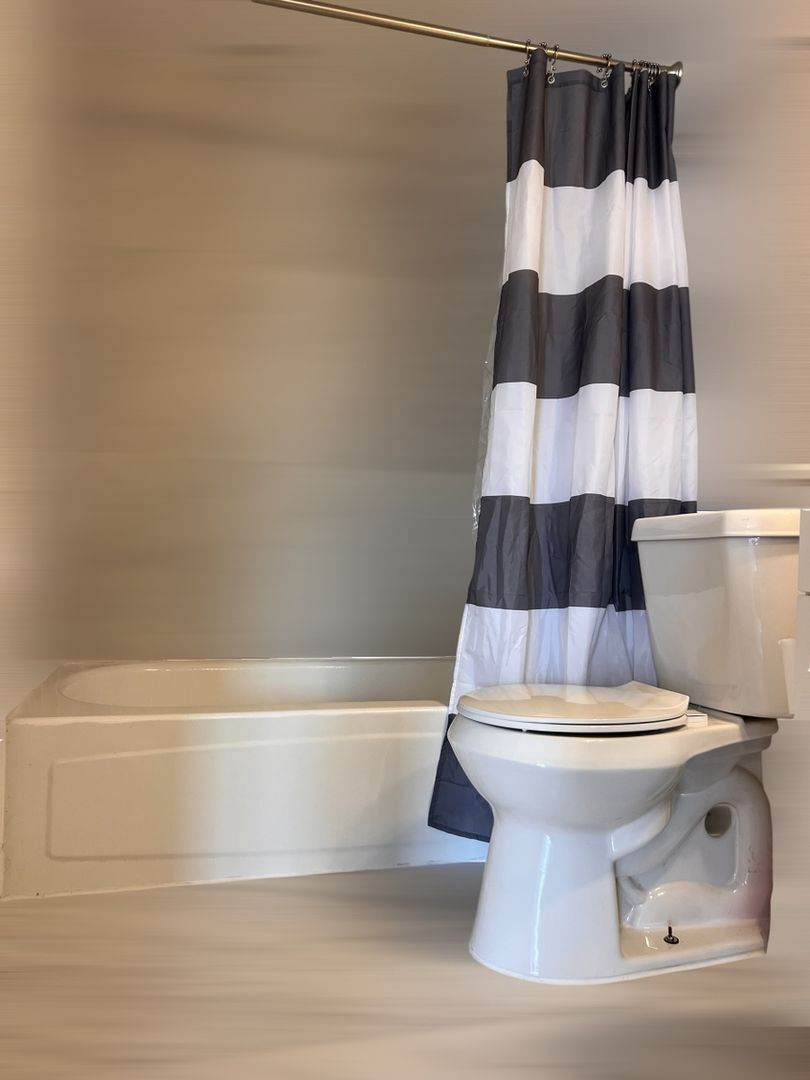 Building Photo - 1840 Burton Dr