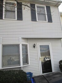 Building Photo - 3 Bedroom 2.5 Half Bath Townhouse