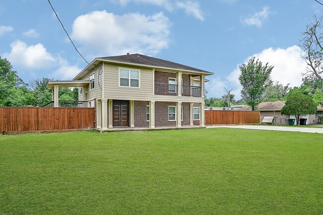 Building Photo - 12430 Pecan Ct