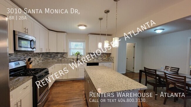 Building Photo - 3010 Santa Monica Dr