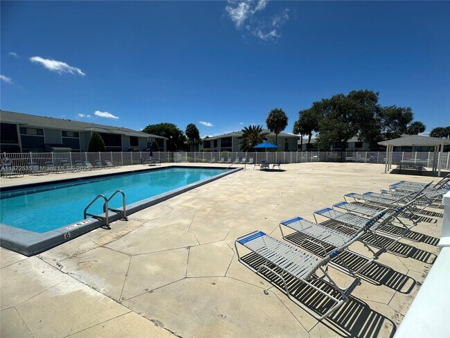 Building Photo - 9701 Hammocks Blvd