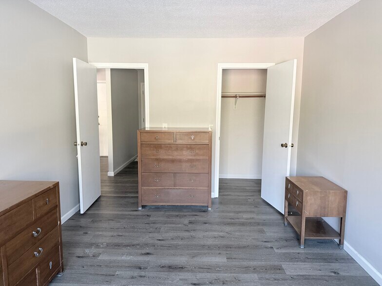 Building Photo - 310 Brook Village Rd