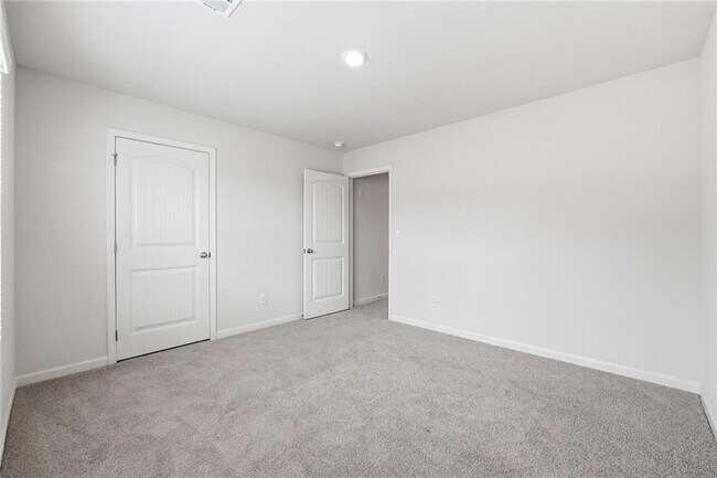 Building Photo - 6000 Screech Owl Dr