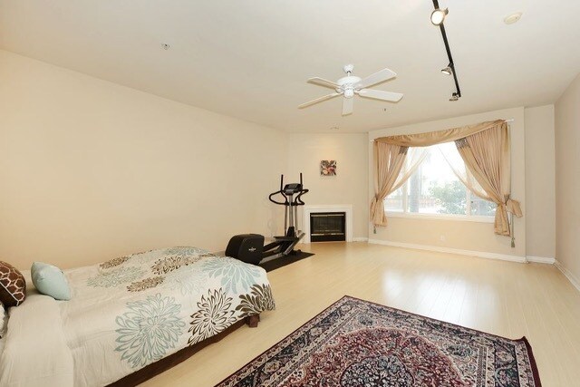 Building Photo - 117 N Gale Dr
