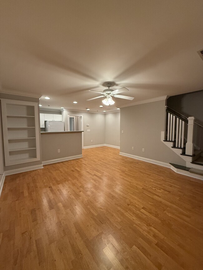 Building Photo - 490 S Barnett Shoals Rd