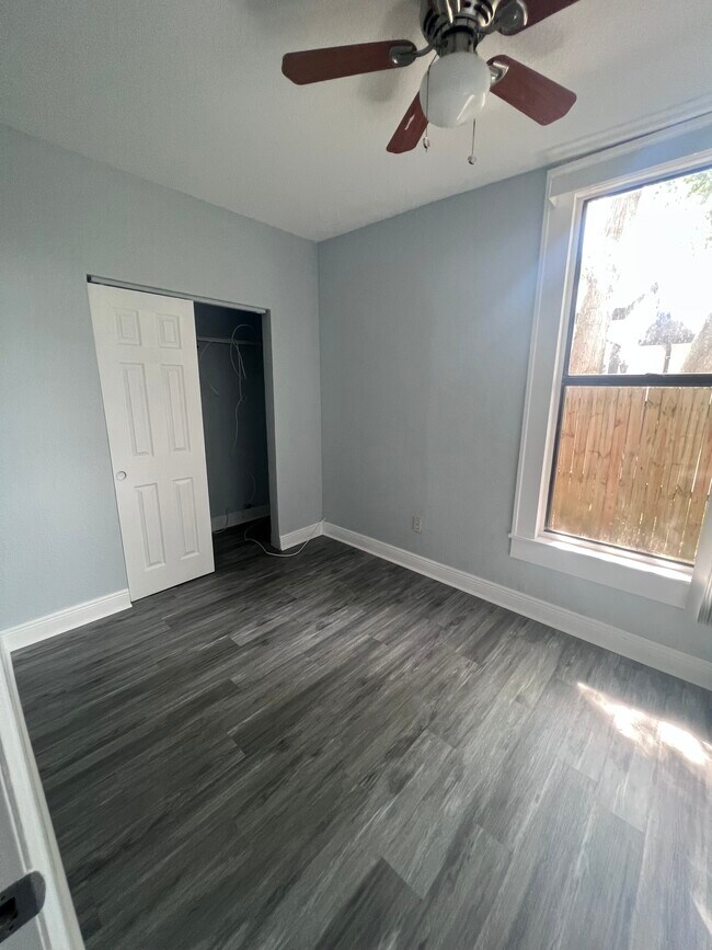 Building Photo - 3649 Haines Rd N