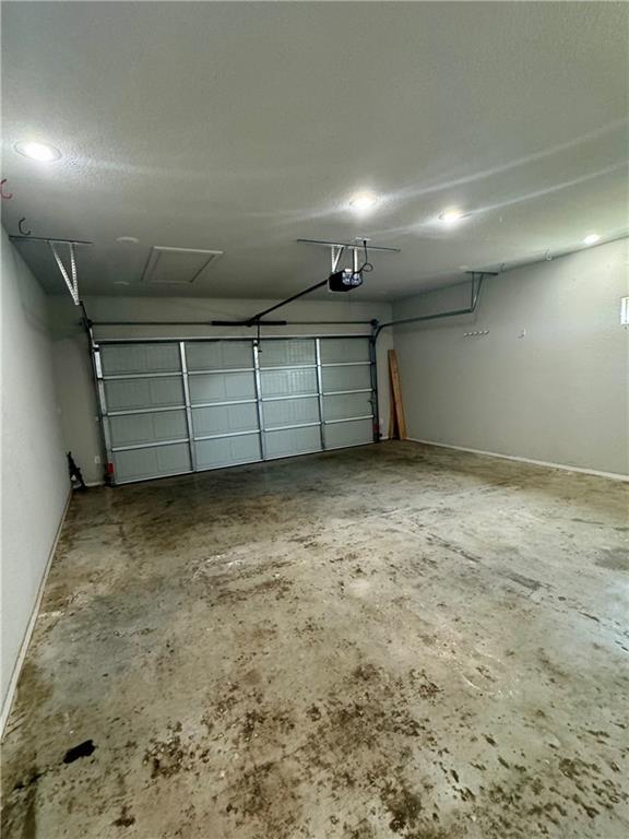 Building Photo - 704 SW Loudon Dr