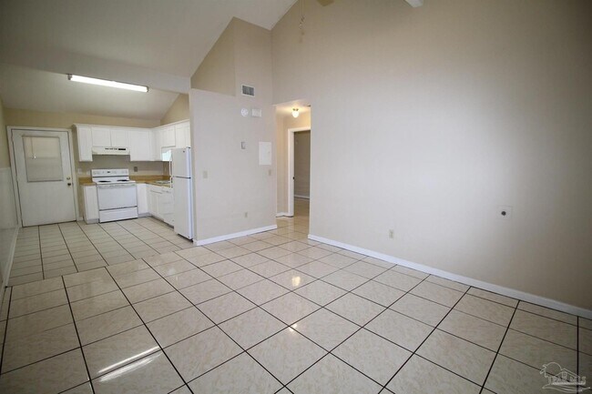 Building Photo - 907 N 77th Ave
