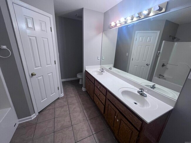 Building Photo - 54 W Plaza Blvd