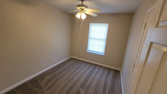Building Photo - 6205 Serenity Ct