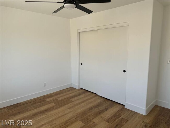 Building Photo - 8725 Russet Hills Ct