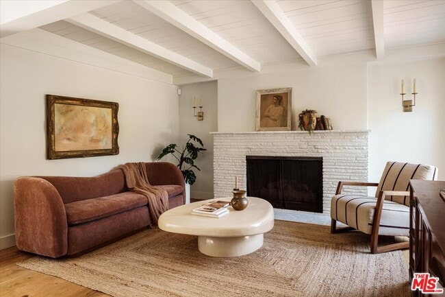 Primary Photo - 1410 Stanford Dr