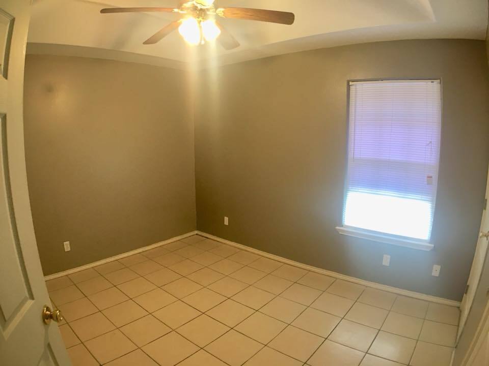 Building Photo - 1107 S Palm Dr